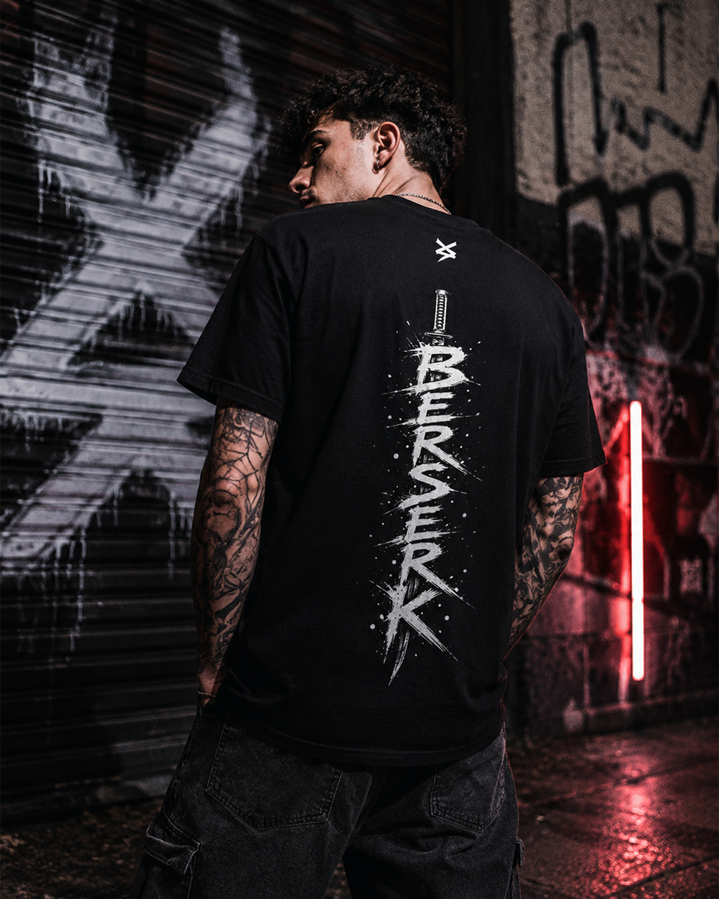 Polera Berserk — Black Swordsman Edition